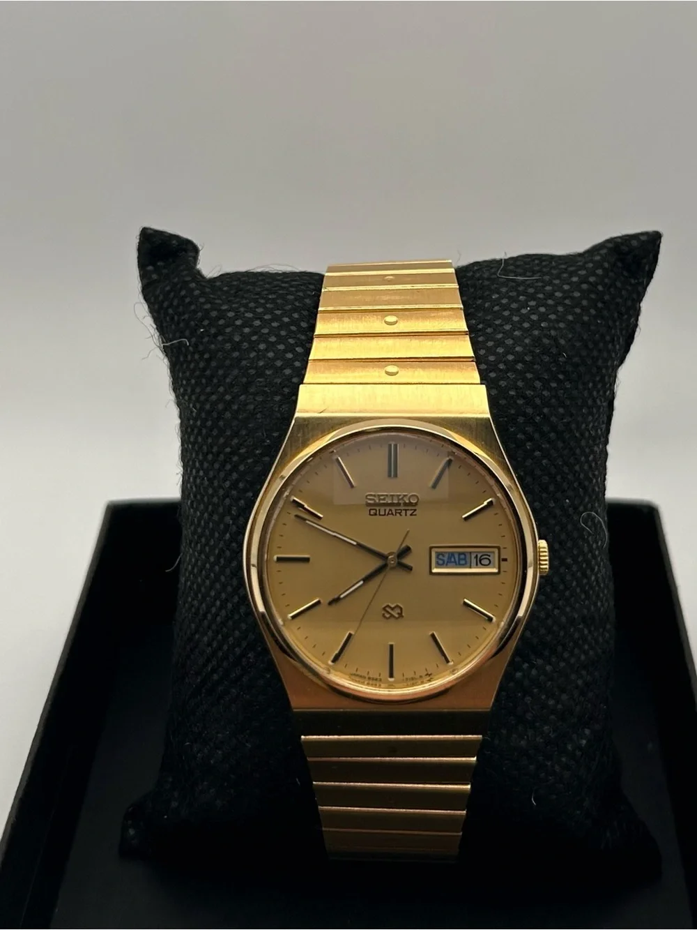 Seiko SQ Men’s Gold Tone Watch Gold Dial Quartz 34mm Watch 6923-7099 New Battery